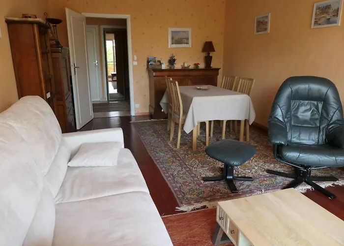 Cosy Cocoon With Terrace Near The Sea